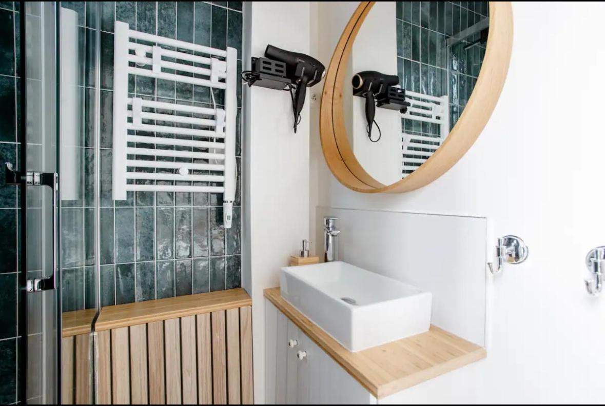 Charmant Appartement Cosy A Сюрен Экстерьер фото